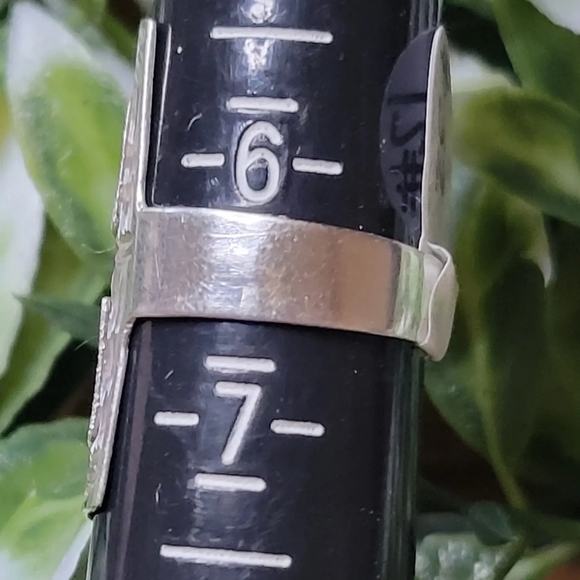 925 Sterling Silver Ring - Picture 4 of 5